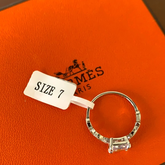 Engagement style ring - Picture 3 of 3